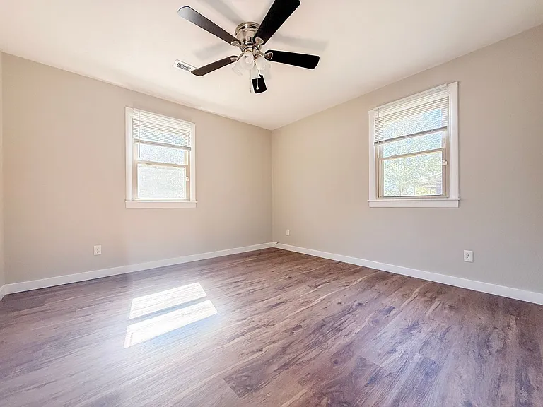 325 Petite Dr — Photo 18