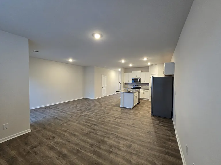 1677 Hallview Ct — Photo 5