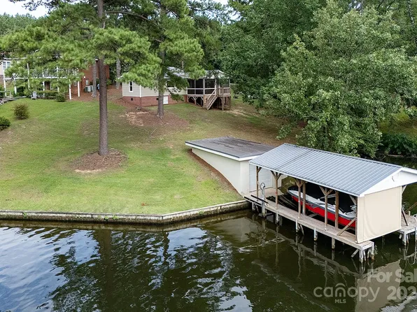 568 Springwood Dr, Mount Gilead, NC 27306