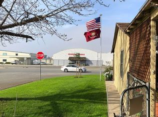 1900 Airport Dr, Bakersfield, CA