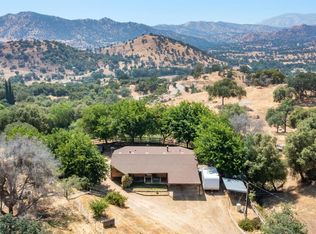 39569 Clover Ln, Squaw Valley, CA 93675