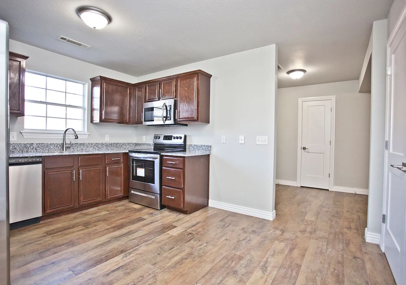 506 SW C St. - Frannie — Photo 4