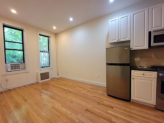 2nd image of 413 W 56th St APT 4