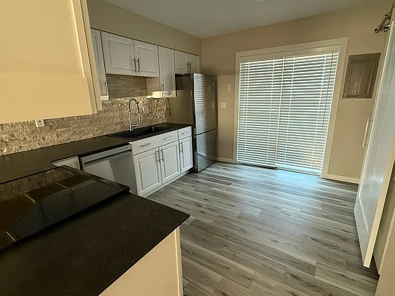 2nd image of 9 Granada Ct