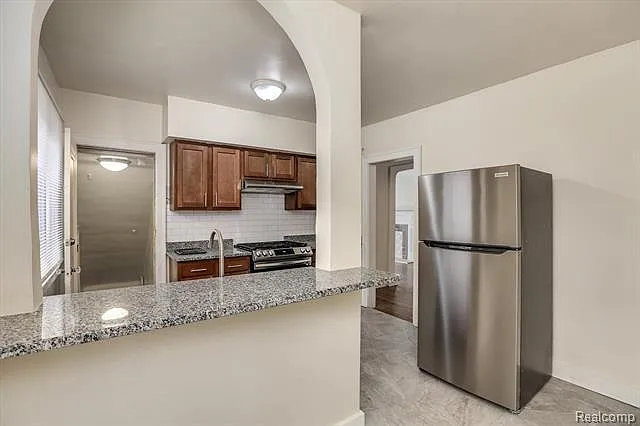 16847 Baylis St #1 — Photo 10