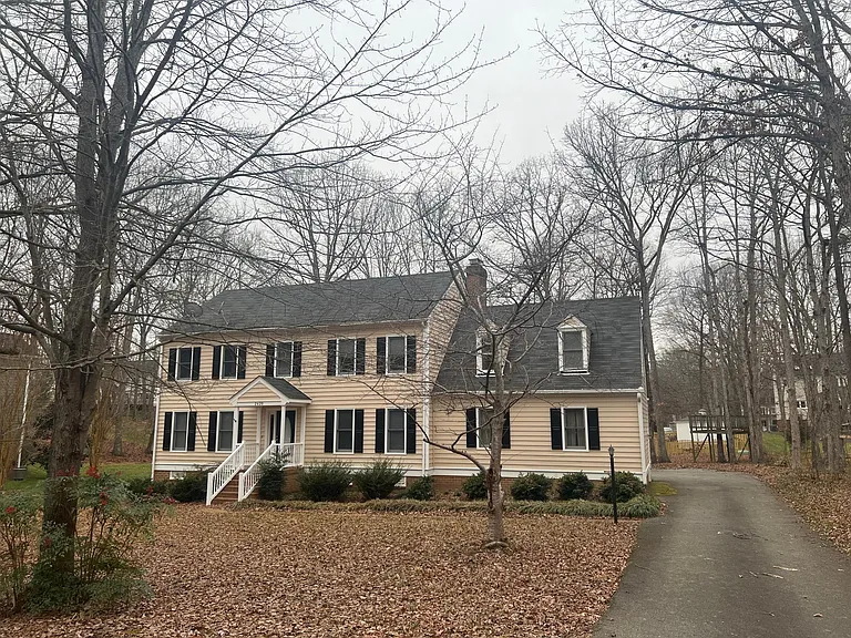 Picture of the home from the front