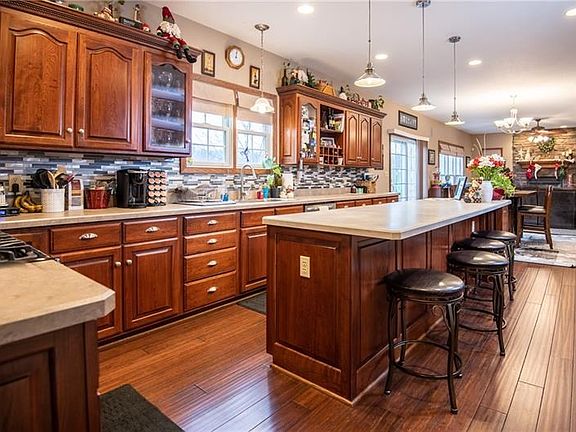 2nd image of 768 Lorenwood Dr