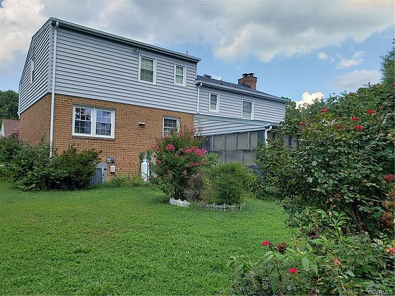 4th image of 9327 Locust Ln