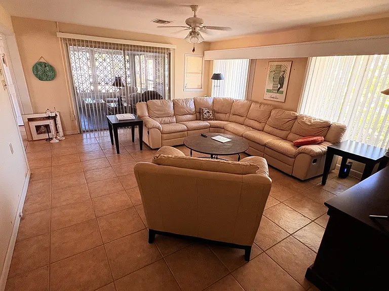 12061 Palm Dr — Photo 12