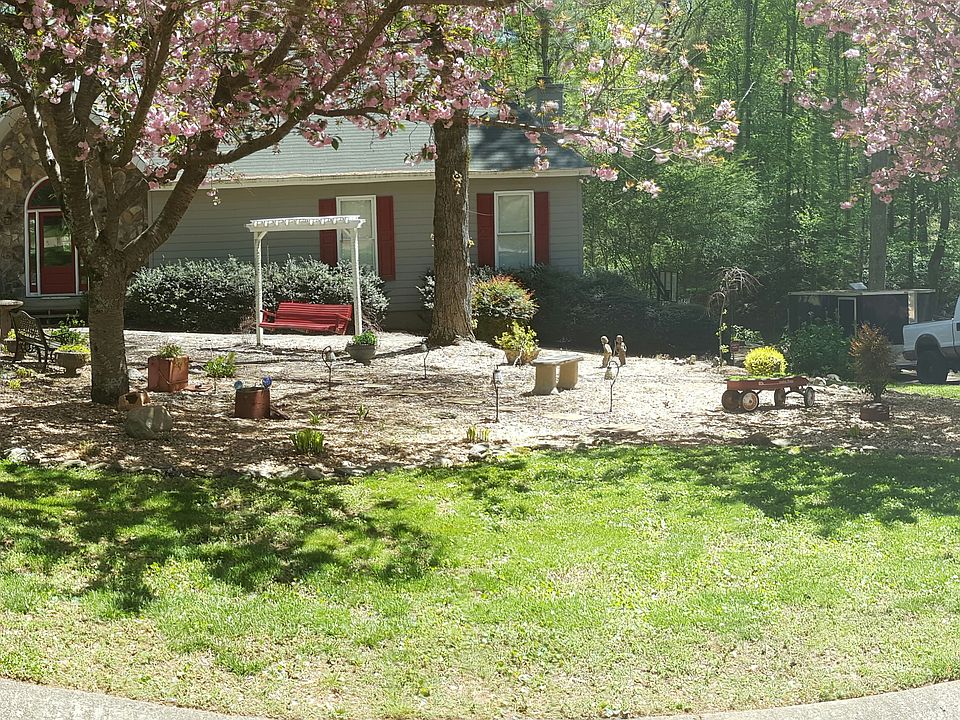 1st image of 216 Cherokee Springs Way