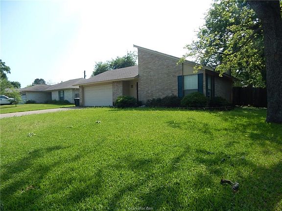 3rd image of 3014 Adrienne Dr