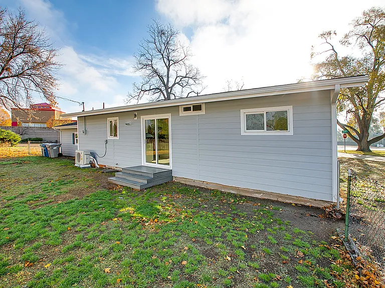 8000 W Dorian St — Photo 4