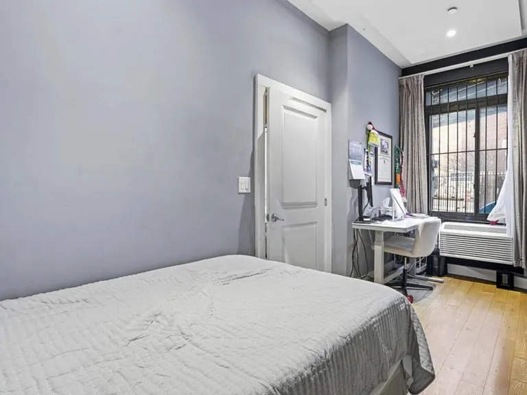75 Suydam St #1R — Photo 5