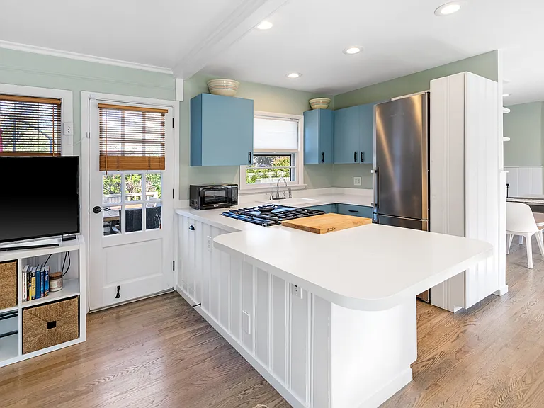 4019 Noyack Rd — Photo 8