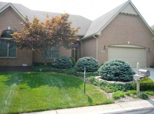 1697 Ashwood Dr, Greenwood, IN 46143