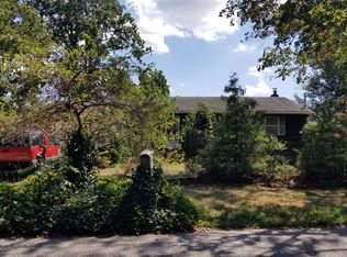 14 Henry St, Mastic, NY 11950