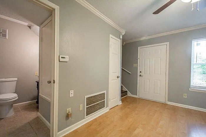 8120 W Markham St #5 — Photo 12