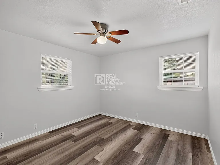4401 Steven St — Photo 21