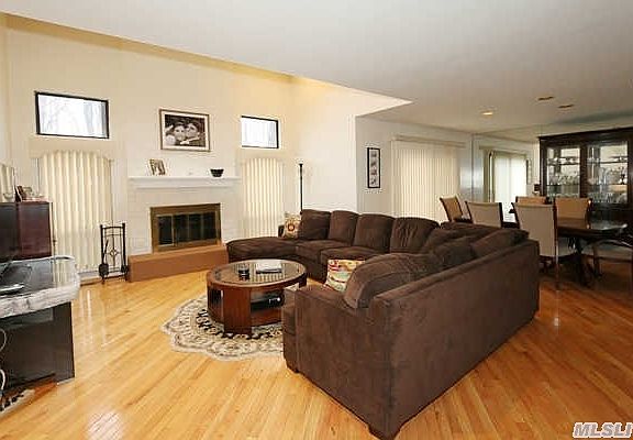 3rd image of 11 Wimbledon Ct #11