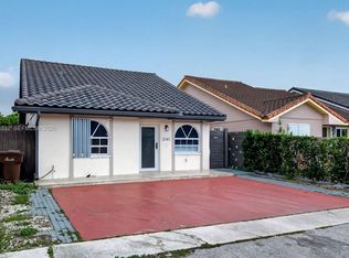 2141 W 53rd St, Hialeah, FL 33016