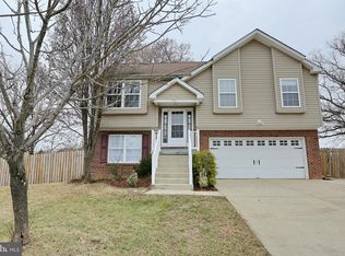 1111 Station Dr, La Plata, MD 20646
