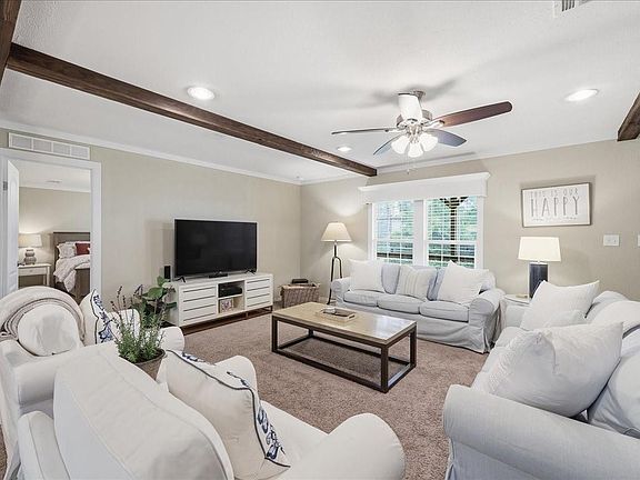 3rd image of 209 Knollwood Dr