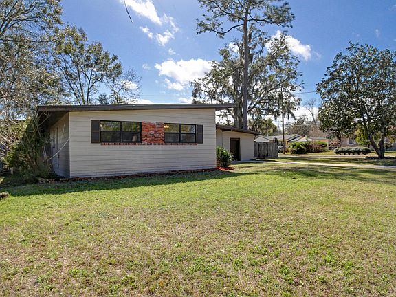 4th image of 6704 Laurina Pl