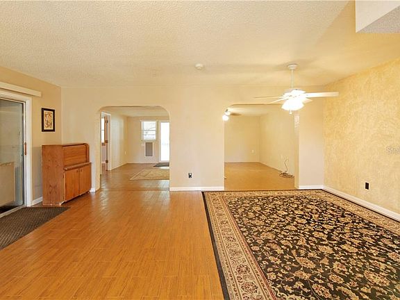 4th image of 3720 Pelican Ln