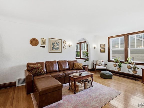 5th image of 2135 Sutton Ave