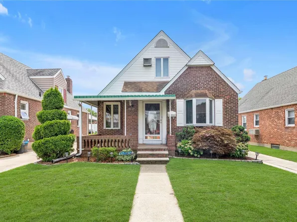 145-64 10th Avenue, Whitestone, NY 11357