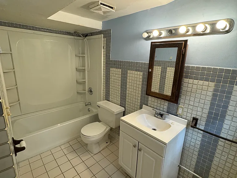 130 Grand St #BASEMENT — Photo 4