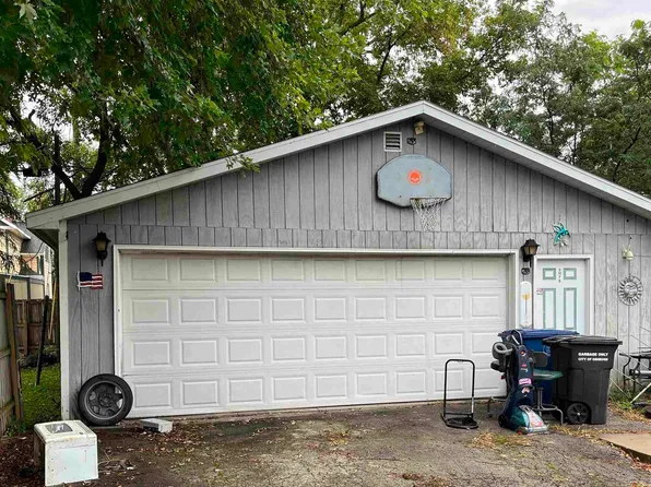1033 Jefferson St, Oshkosh, WI 54901