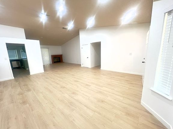 5th image of 4730 Avenida Vista Verde