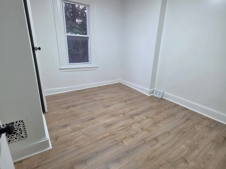 4228 N Fairhill St — Photo 8