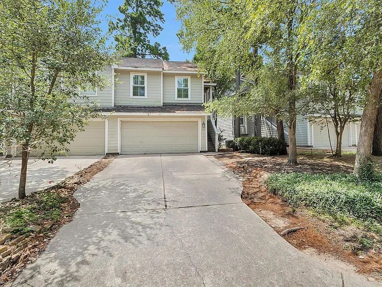 31 N Walden Elms Cir — Photo 1