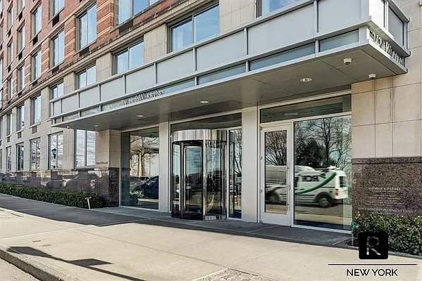 Sold by R New York | media 17