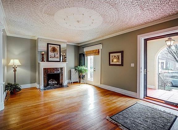 4th image of 2410 Maplewood Ave