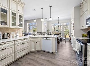 13702 Chambray Ln, Charlotte, NC 28278