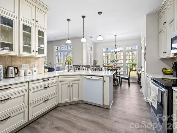 13702 Chambray Ln, Charlotte, NC 28278