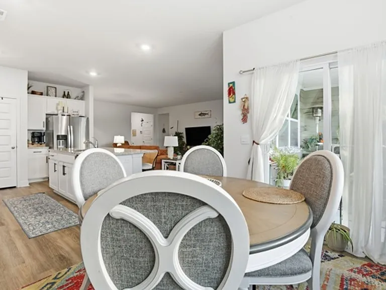 564 Foxtail Dr — Photo 10