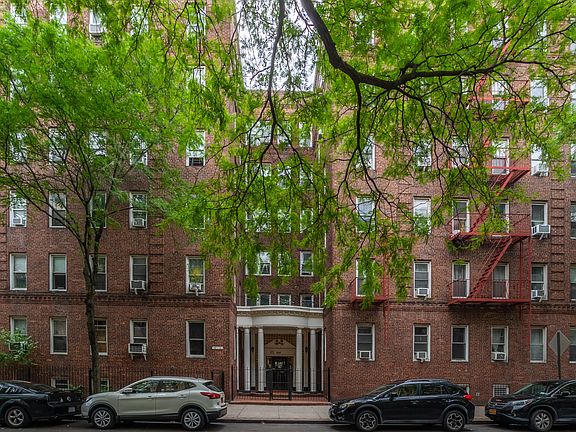 2nd image of 92-16 Whitney Ave #611