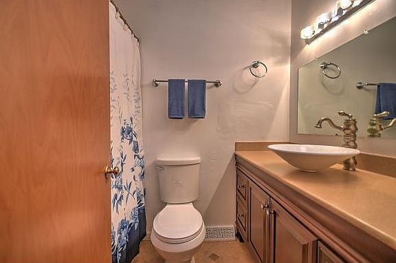 4th image of 375 Wilcox Cir