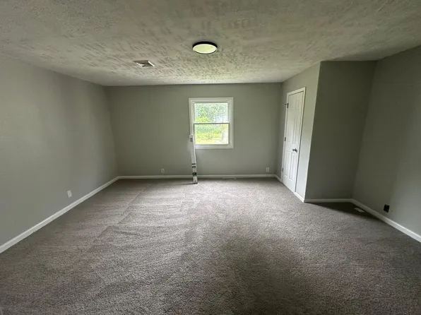 2105 S Vine St, Muncie, IN 47302