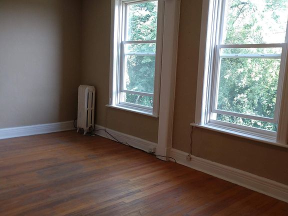 4th image of 167 Elk St #1R