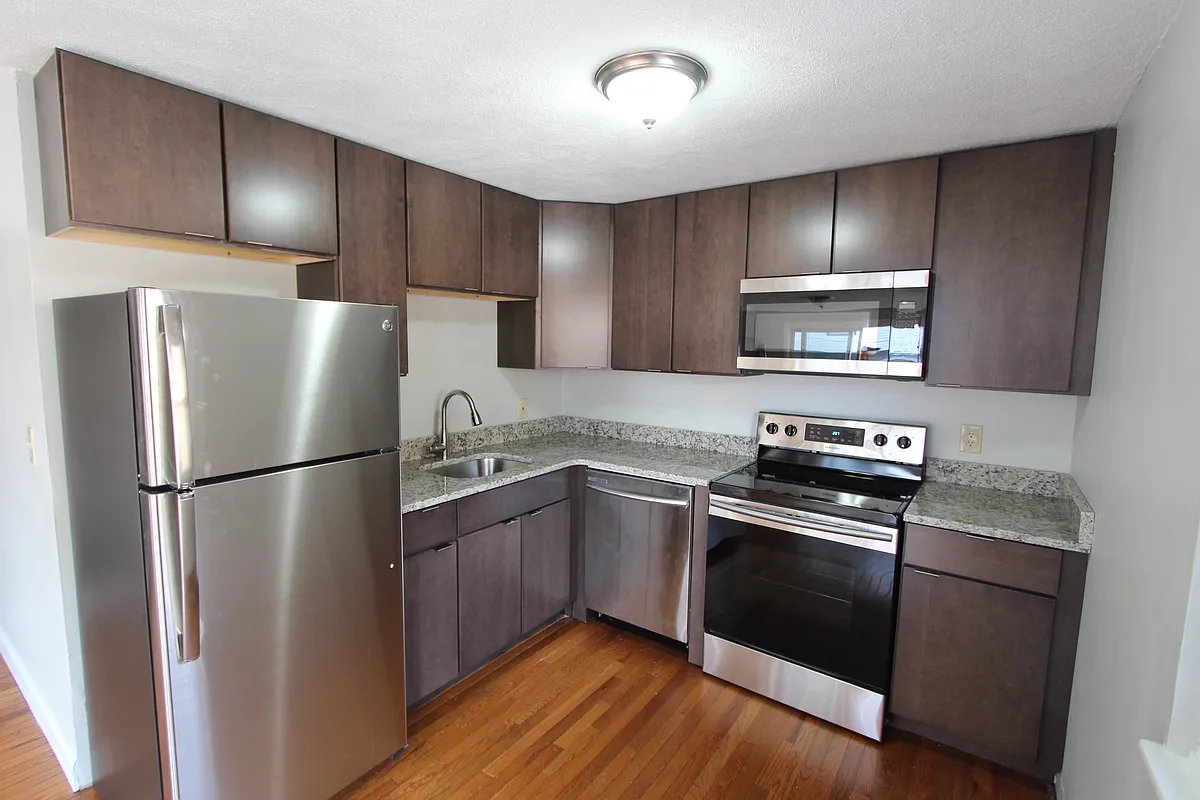Building Photo - 627 Beach St #2R