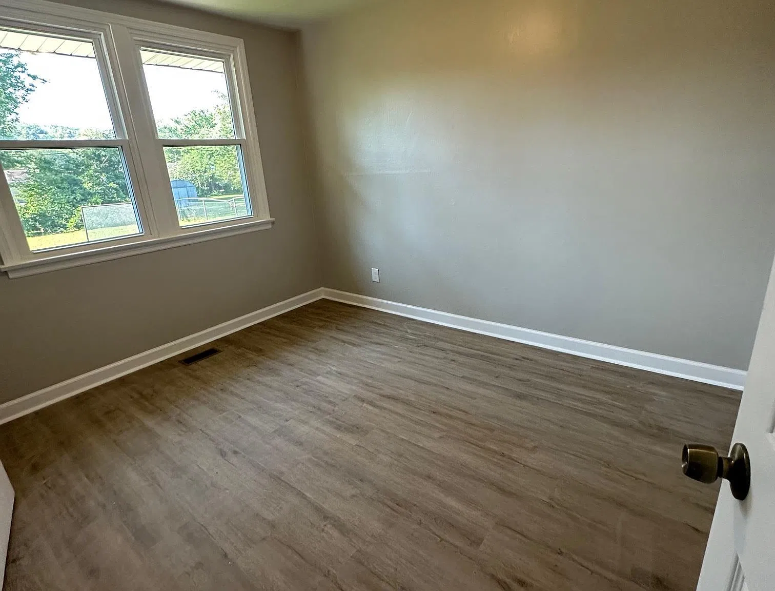 3 bed, 1.0 bath, 1035 sqft, $1,425 — Photo 4