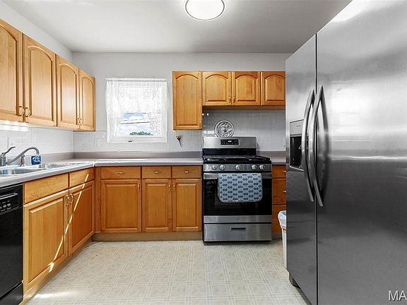 5th image of 640 Preakness Ln