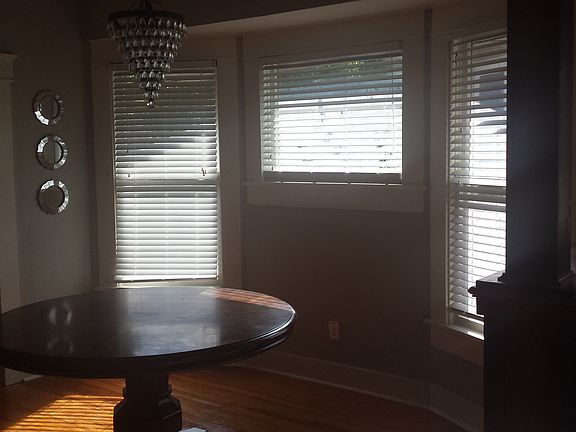 2nd image of 936 W Summit Ave