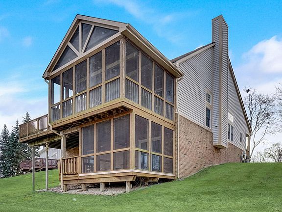 4th image of 31044 Silverdale Dr