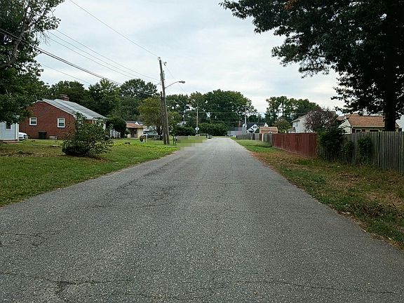 5th image of 10 McDonald Rd